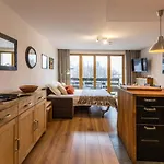 Daire Periades - Incredible Mountain Views *